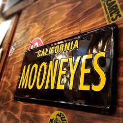 (CC-LP) California “MOONEYES” 車牌裝飾 [MG081BL]