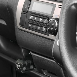 (CC-ELCP) CARMATE (カーメイト) TOYOTA 豐田 HIACE (200) 2.4A USB 充電器 [‎NZ889]